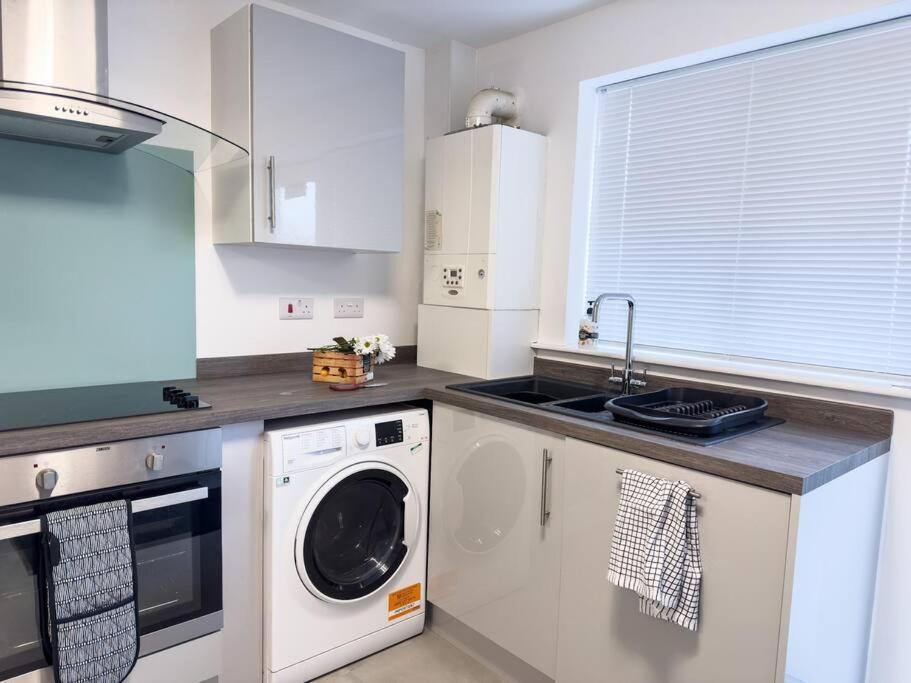 Immaculate 5 Bedroom House Rockingham Esterno foto