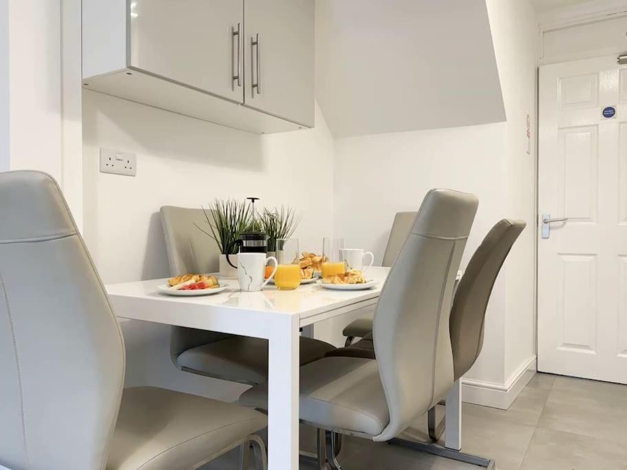 Immaculate 5 Bedroom House Rockingham Esterno foto